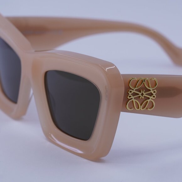 Loewe LW40145I 72E Sunglasses Shiny Pink Cat Eye Frame, Brown Lenses - Picture 4 of 10